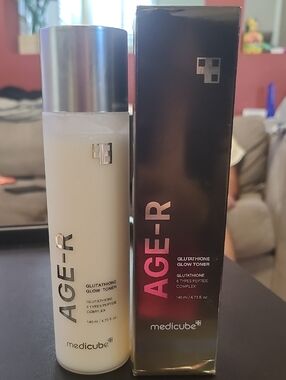 Medicube AGE-R Glutathione Glow Milk Toner. BRAND NEW
